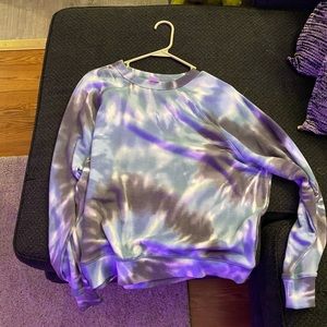 Light weight crewneck